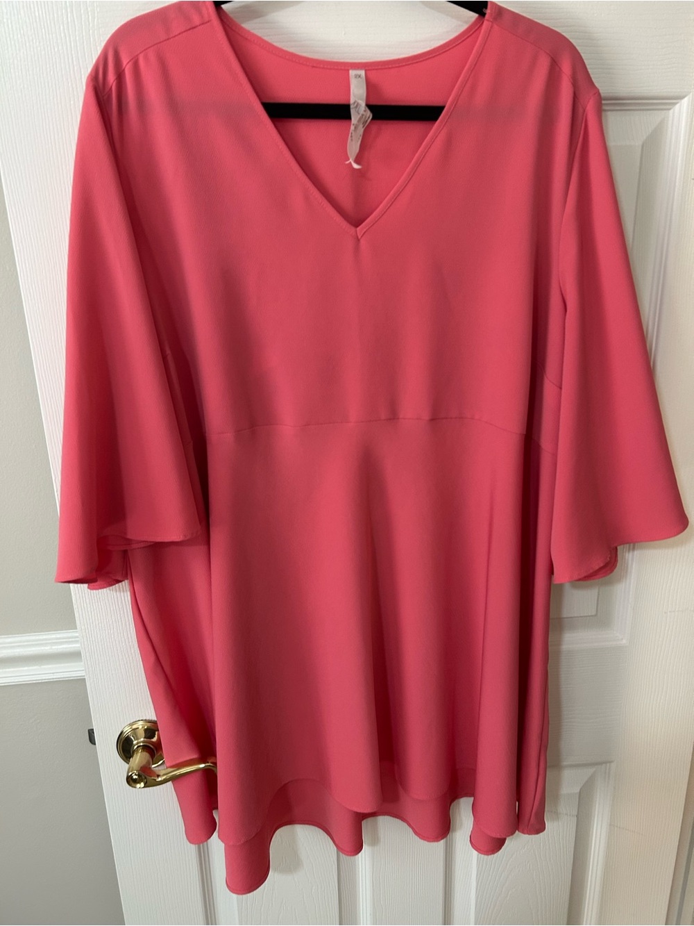 Melissa McCarthy Seven7 2X Coral V-Neck Flowy crepe tunic.
